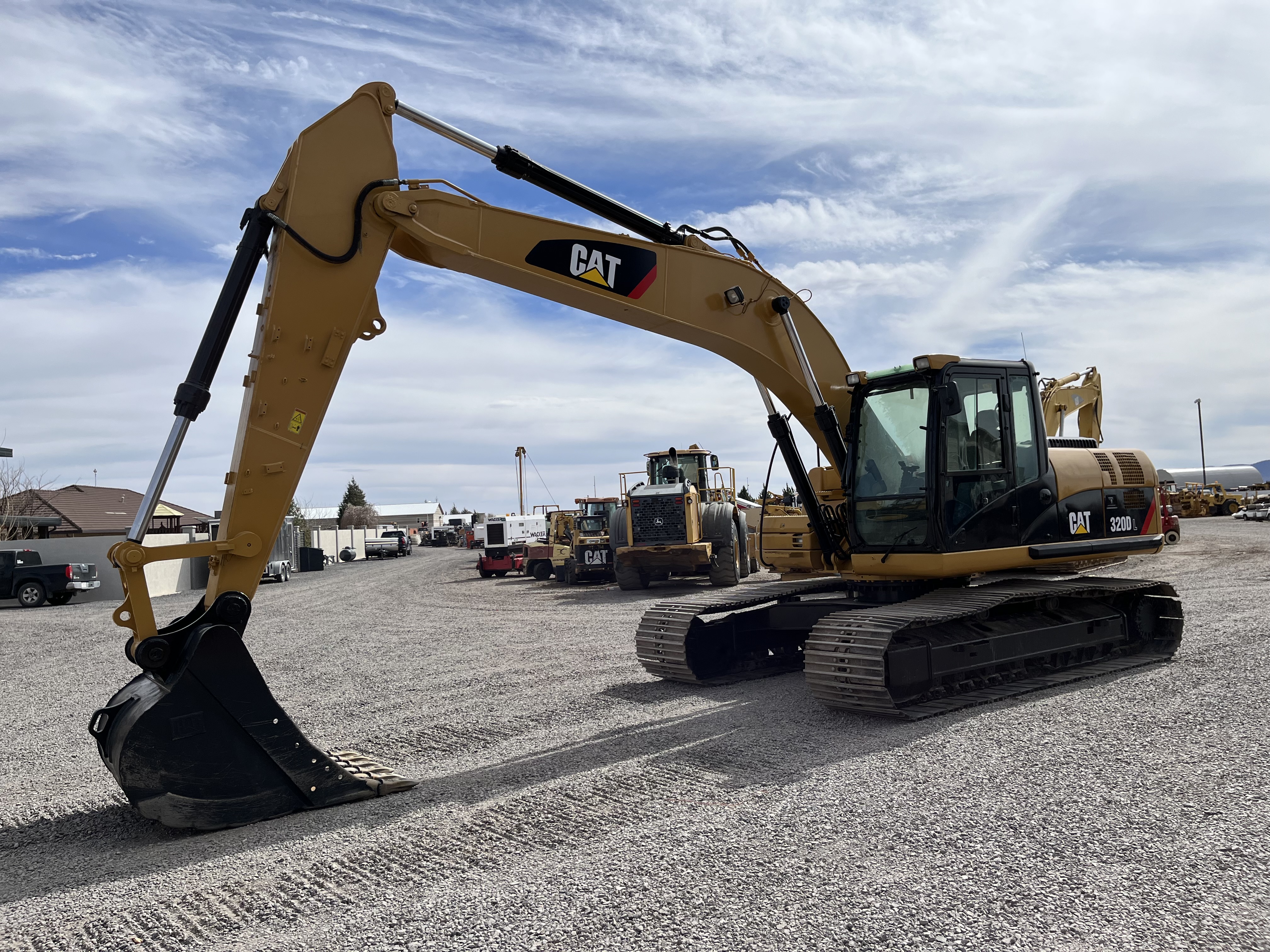 EXCAVADORA CATERPILLAR 320D